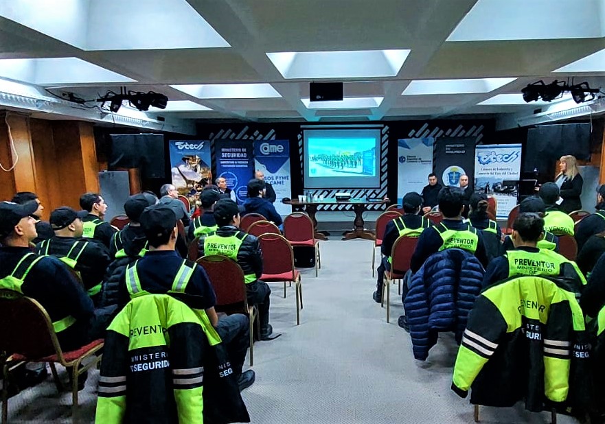 Seguridad: Provincia capacitó a comerciantes del VIRCh en prevención de ciberdelitos