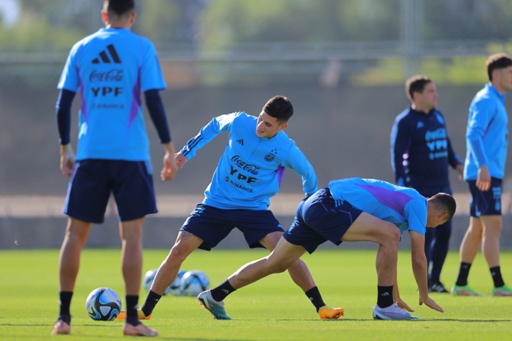Mascherano comienza a preparar el partido contra Nigeria en San&nbsp;Juan