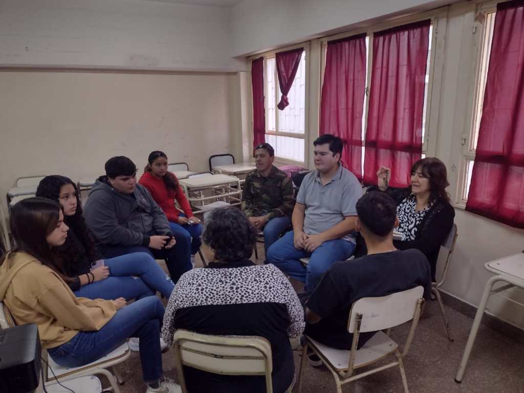 La Coordinación de Juventud de Rawson visitó la Escuela N° 752 con el Programa “Toma la&nbsp;Voz”