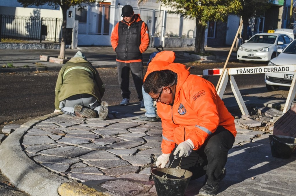 Se realizan trabajos de acondicionamiento de bulevares y de otros espacios públicos de&nbsp;Rawson