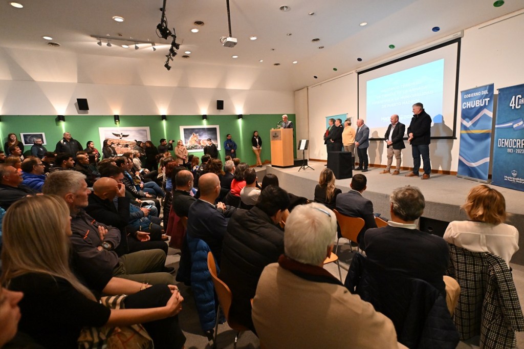 Entregaron el título de propiedad de las tierras que la Armada Argentina cedió al Municipio de Puerto Madryn 