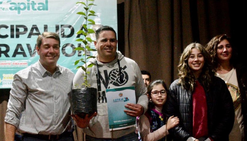 76 familias de Rawson recibieron las ordenanzas de adjudicación del Programa&nbsp;Lotear