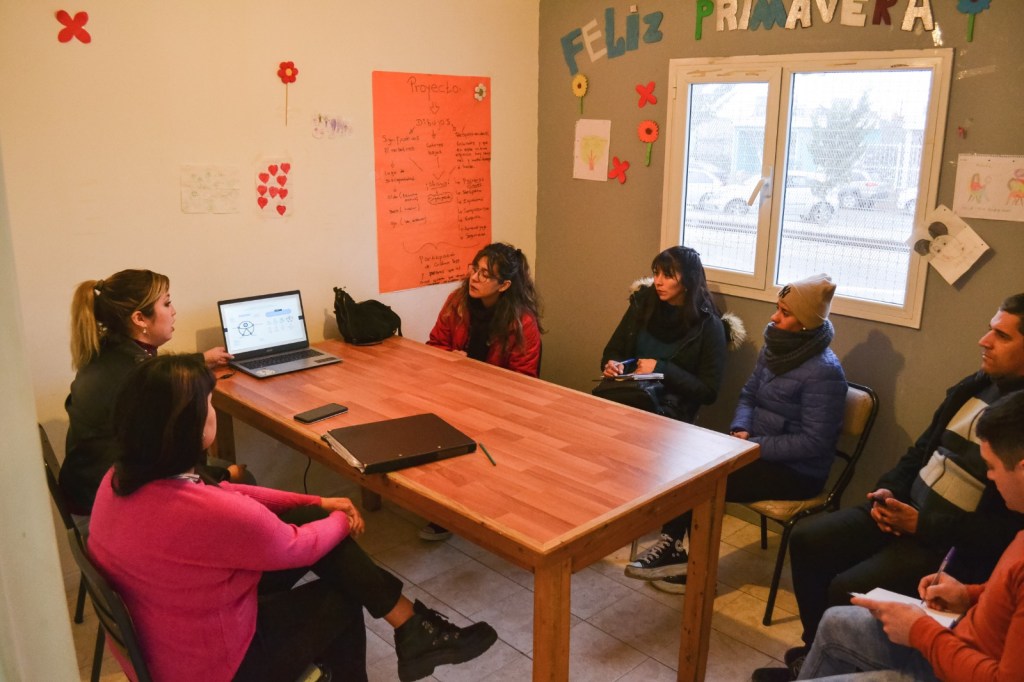 La Municipalidad de Rawson capacitó sobre temáticas de discapacidad al Área Social de la Policía del&nbsp;Chubut