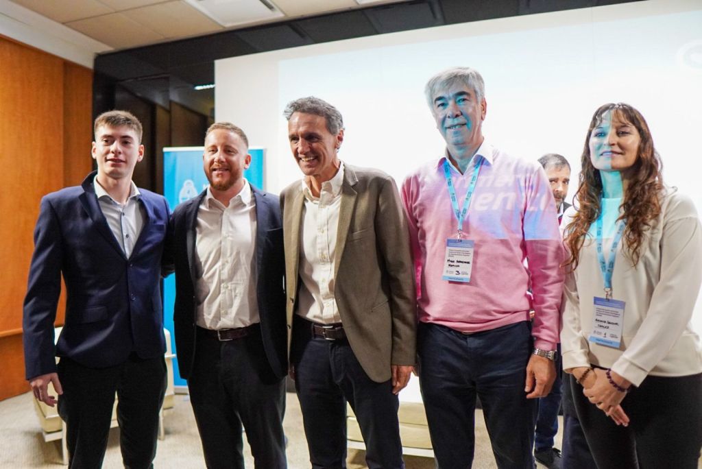 Junto al Katopodis, Bowen participó del “Programa de Infraestructura para Entramados Productivos&nbsp;Regionales”