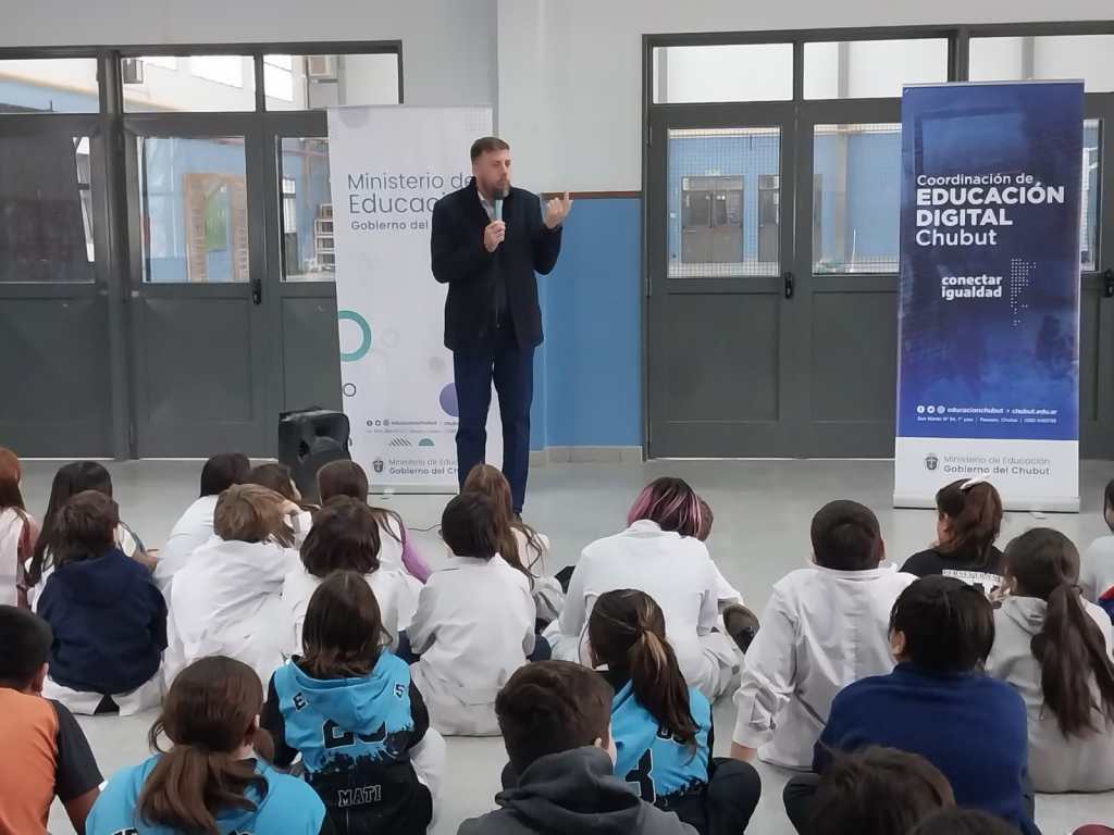 Educación: Provincia y Grooming Argentina capacitaron a 300 estudiantes de escuelas primarias de Puerto&nbsp;Madryn