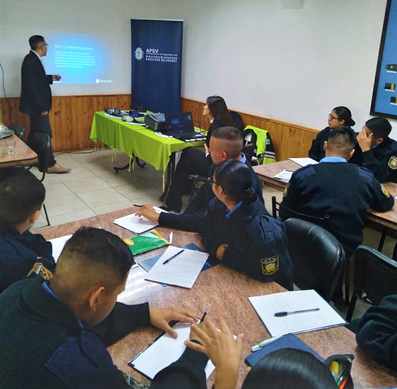 Capacitan en seguridad vial a los futuros oficiales de&nbsp;Policía