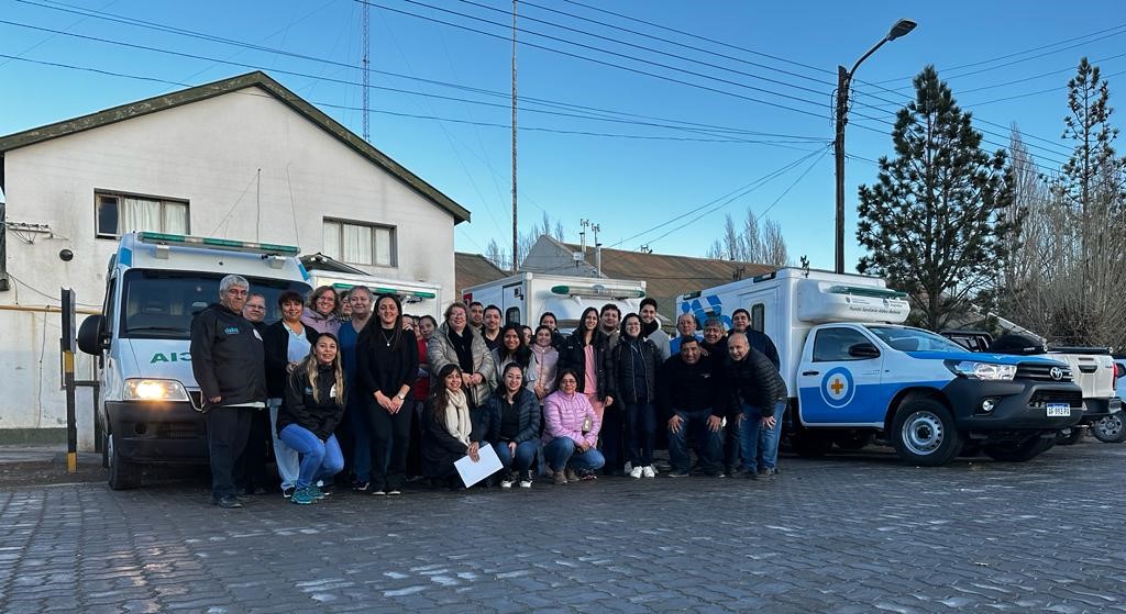 El Gobierno Provincial entregó una nueva ambulancia 4×4 al Puesto Sanitario de Aldea&nbsp;Beleiro
