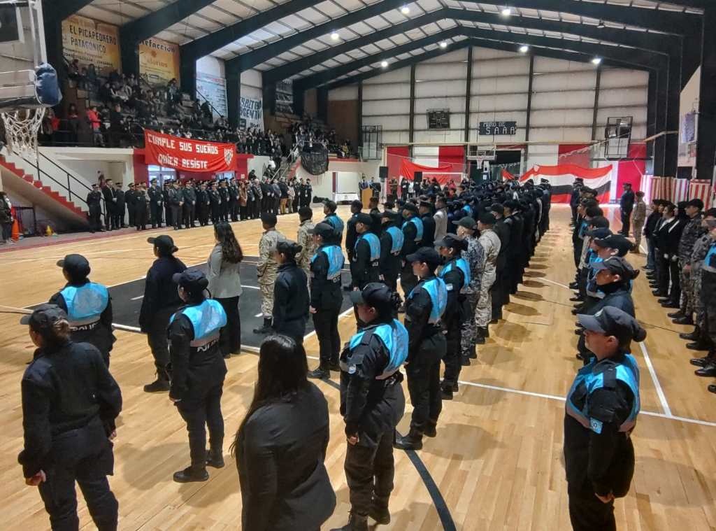 La Policía del Chubut concretó el ascenso de más de 250 efectivos de la Unidad Regional&nbsp;Esquel