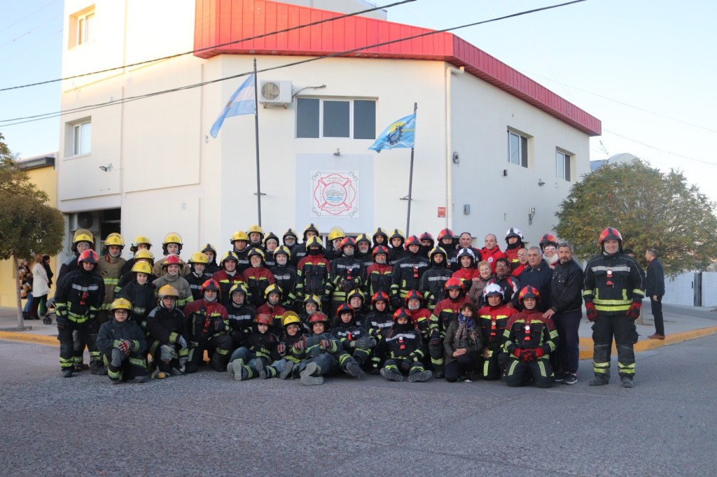 Provincia entregó equipamiento a la Asociación de Bomberos Voluntarios de Rawson a 52 años de su&nbsp;fundación