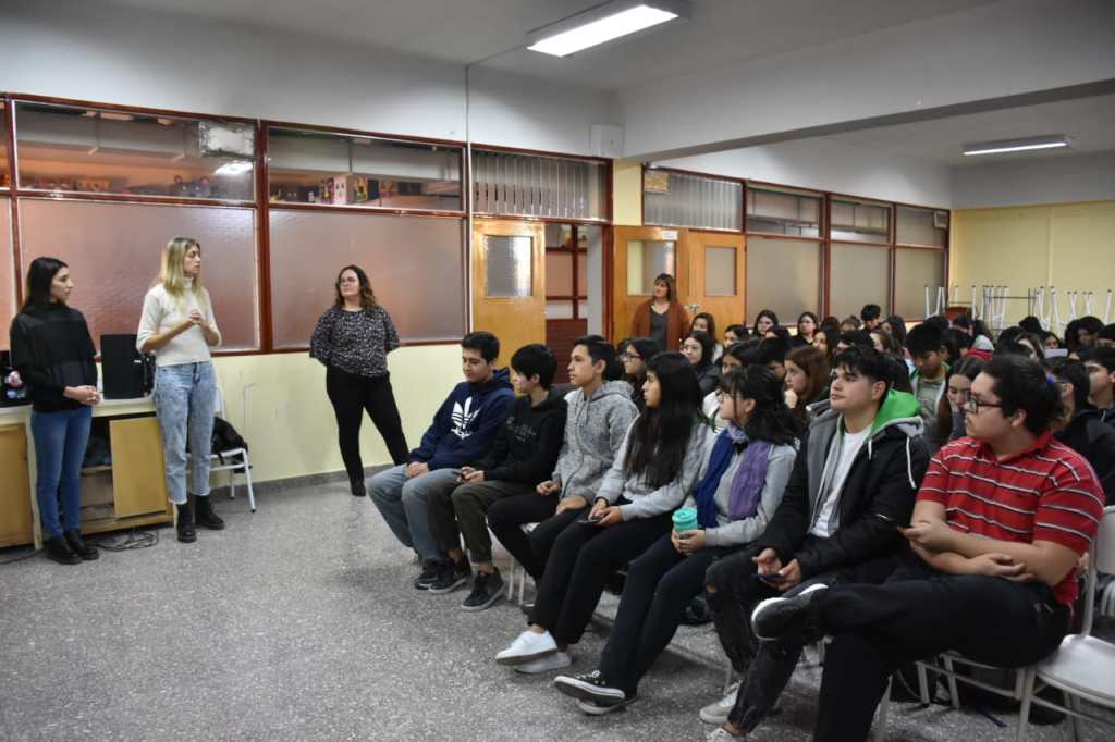 Trelew: El Municipio brinda charlas en colegios secundarios sobre trastornos en la&nbsp;alimentación