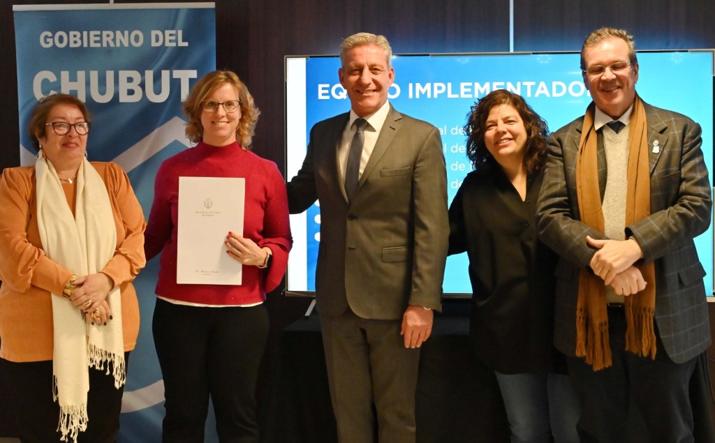 Arcioni y Vizzotti entregaron equipamiento y ambulancias 4×4 a distintos hospitales de la&nbsp;Provincia