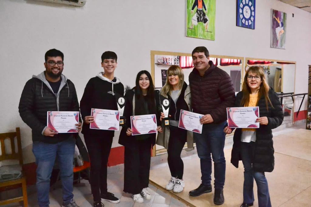 Biss visitó la Escuela Folclórica de Arte “Suyay Kalen”, saludó a los campeones juveniles y destacó su aporte cultural a la&nbsp;ciudad