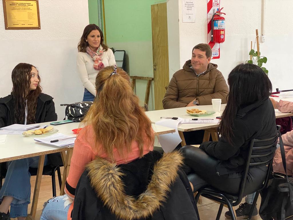 “Aprendiendo en tu barrio” realizó el taller de orientación laboral en el General Valle de&nbsp;Rawson