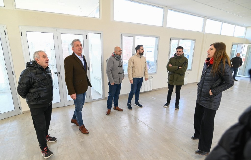 Arcioni recorrió la ampliación del Cuartel Central de Bomberos Voluntarios y el muro costero del Hospital&nbsp;Alvear