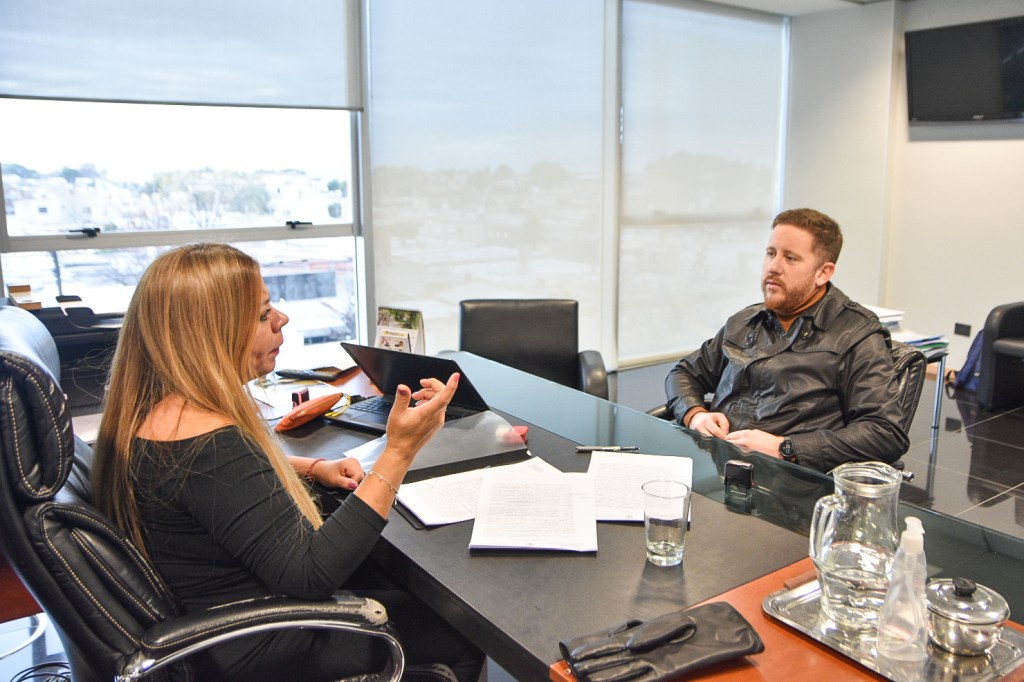 Bowen firmó un convenio de adoquinado con Vialidad&nbsp;Provincial