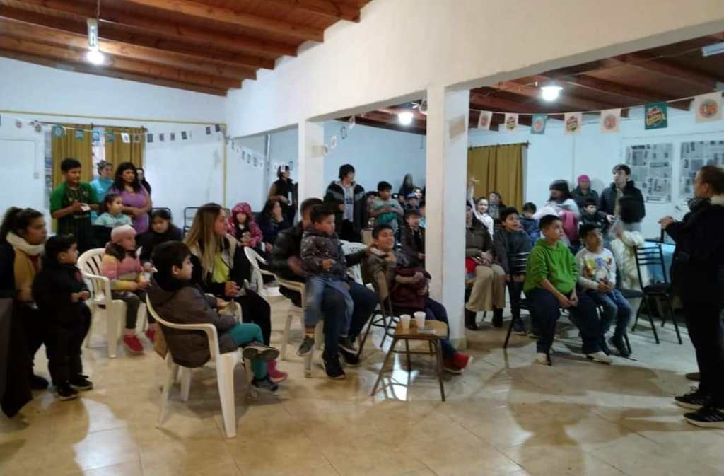 “El Cine en tu Barrio” llegó al General Valle de Rawson 