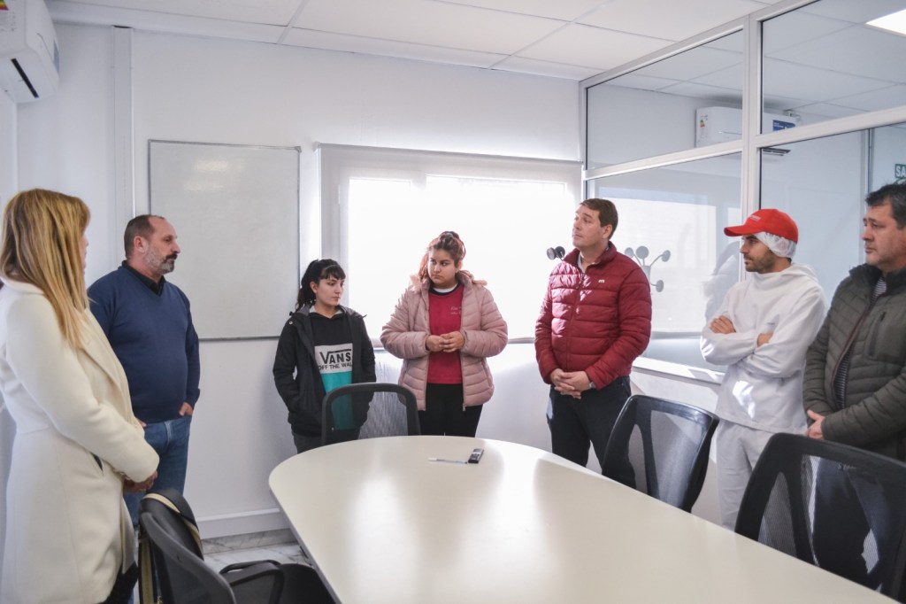 Biss firmó convenio con la Empresa Food Partners Patagonia para que estudiantes de la Escuela Municipal realicen pasantías&nbsp;educativas