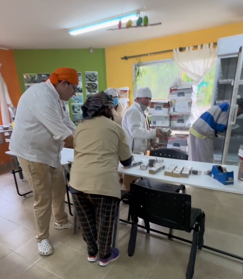 Lago Puelo: Provincia entregó equipamiento a la Asociación de Amigos y Padres del Discapacitado
