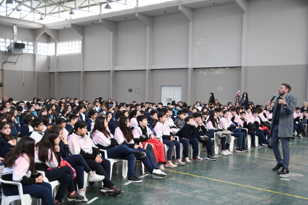 El Gobierno del Chubut y Grooming Argentina capacitaron a más de 800 estudiantes de escuelas primarias de&nbsp;Rawson