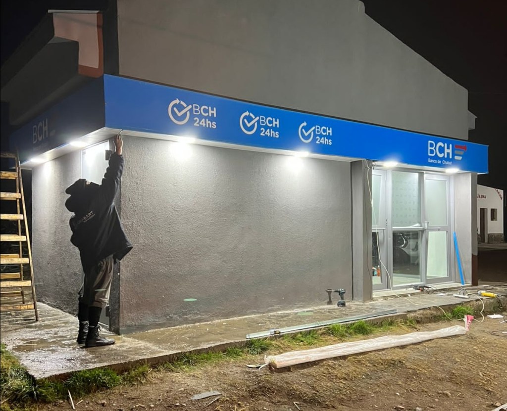 Comdoro Rivadavia: Banco del Chubut refacciona los cajeros de KM&nbsp;8