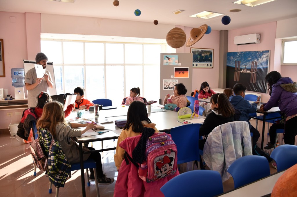 Comenzó el taller de Miniaficionados en el Centro Astronómico