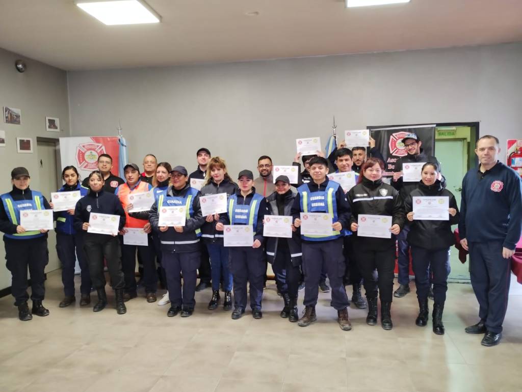 Agentes de Guardia Urbana y Defensa Civil recibieron su certificación en primeros socorros&nbsp;urbanos