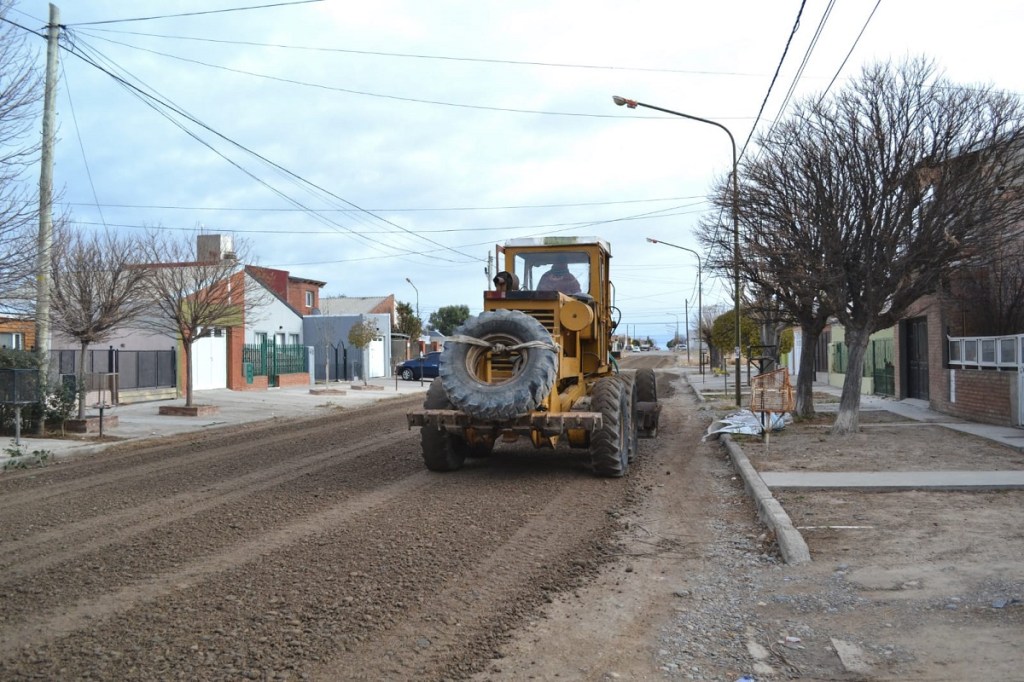 Continúan los Intensos trabajos de reparación de calles en todo Rawson luego de las&nbsp;lluvias