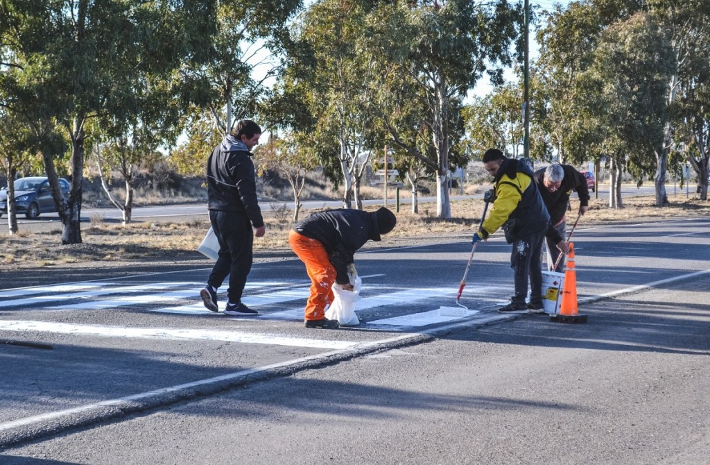 El área de Seguridad Ciudadana continúa trabajando para mejorar la transitabilidad en&nbsp;Rawson