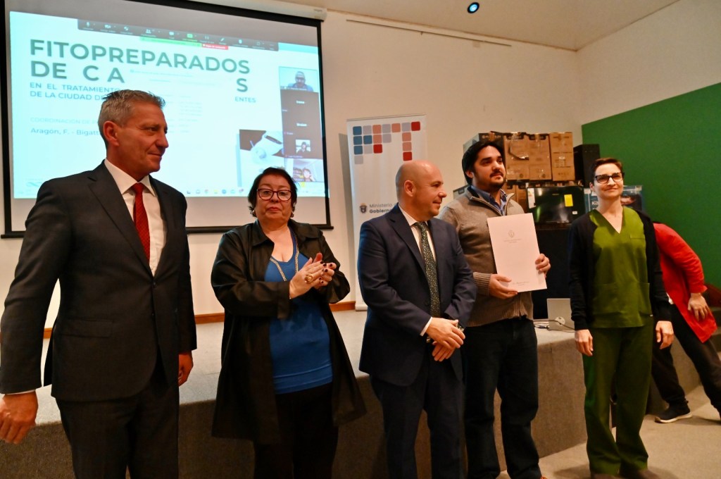 Arcioni acompañó la presentación de los resultados del ensayo clínico de cannabis medicinal en Puerto&nbsp;Madryn
