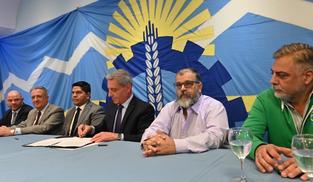 Se realizó la firma del Convenio Colectivo de Trabajo unificado para la Administración Pública&nbsp;Provincial