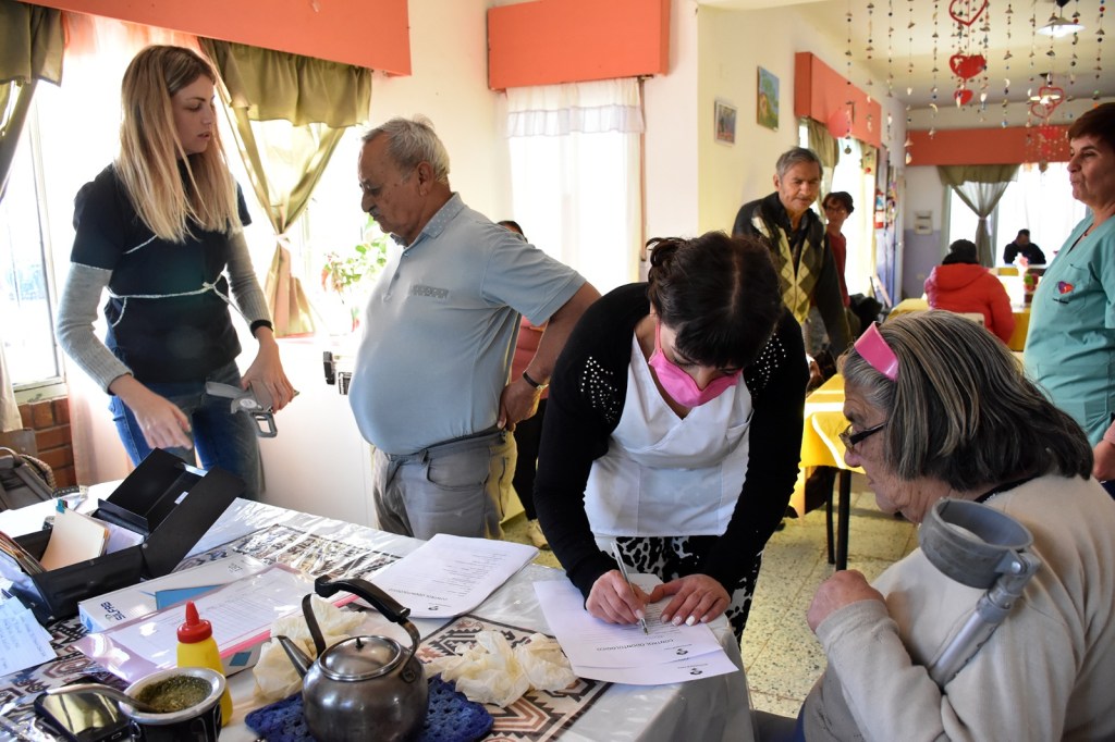 El Municipio de Trelew realiza controles de salud en los clubes de&nbsp;abuelos