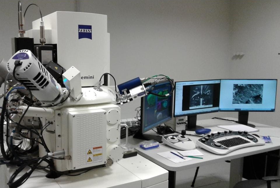 La Policía del Chubut y Aluar firmaron un convenio que permitirá el uso de microscopios electrónicos para la investigación de residuos de&nbsp;disparo
