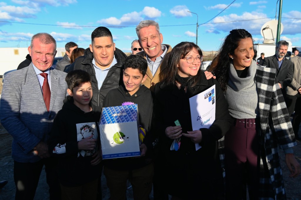 Arcioni: “Entregamos 2500 hogares en toda la provincia y tenemos más de 1000 viviendas en&nbsp;ejecución”