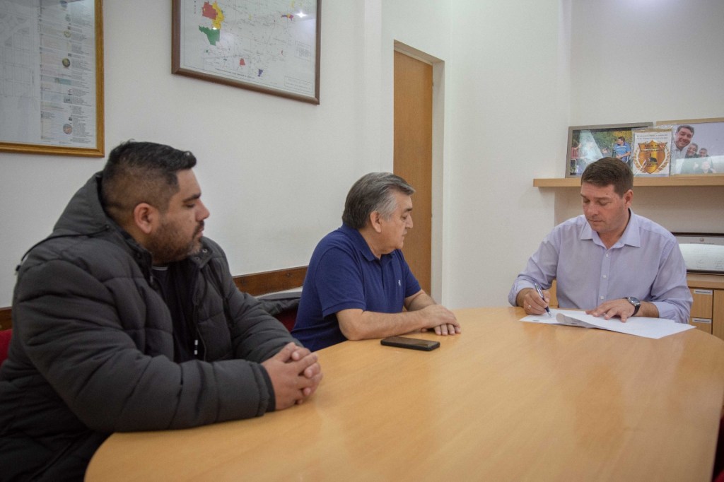 El Municipio acordó con la STIA la extensión del terreno donde construye un complejo deportivo y recreativo en&nbsp;Rawson