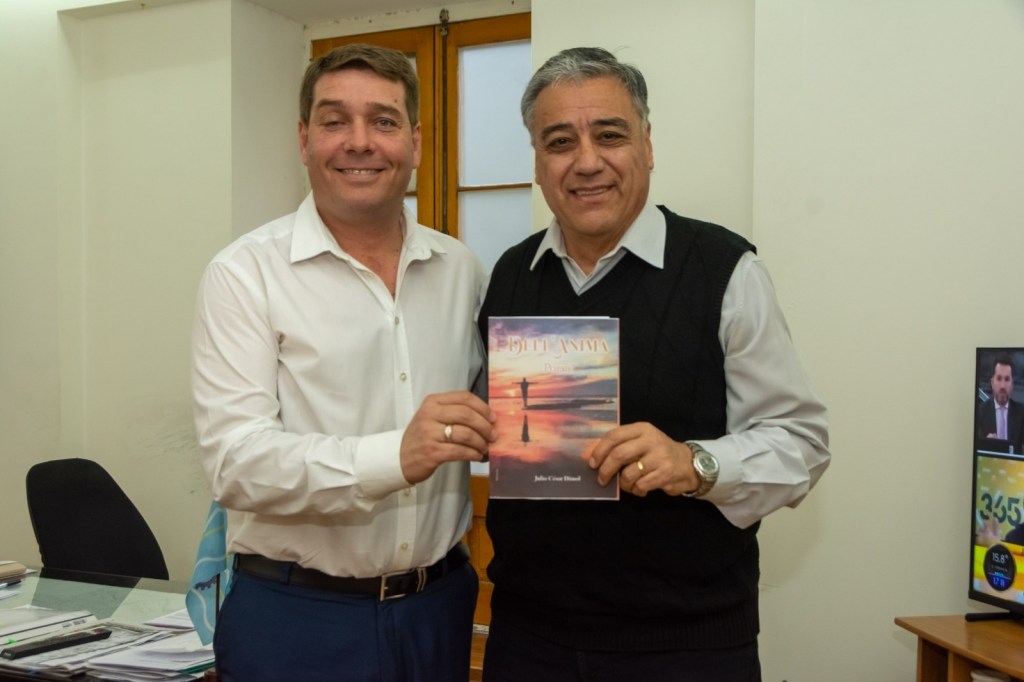 Biss recibió al escritor Julio Dimol, que viajará a Italia para presentar un libro de&nbsp;poemas