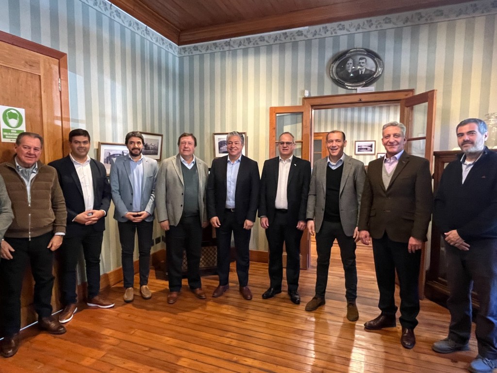 Arcioni participó de una reunión con el Embajador de Israel para concretar una agenda de cooperación&nbsp;bilateral