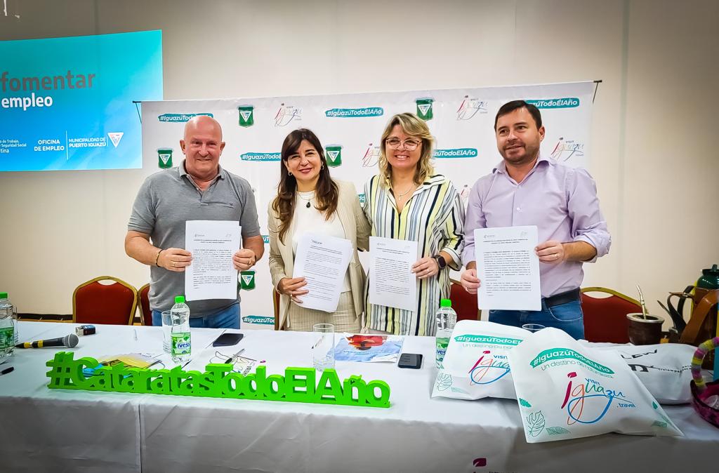 Trelew y Puerto Iguazú firmaron convenios para impulsar el&nbsp;turismo