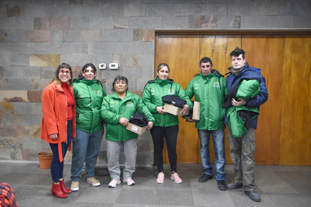 Dolavon Verde: se entregó nueva indumentaria a trabajadores y trabajadoras de la Planta Municipal de&nbsp;Reciclaje