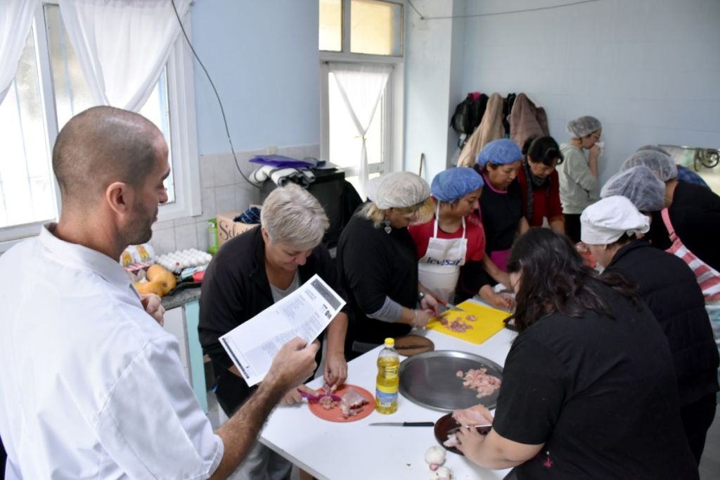 Trelew: Continúa este viernes el Taller de Cocina Saludable y Economía&nbsp;Familiar