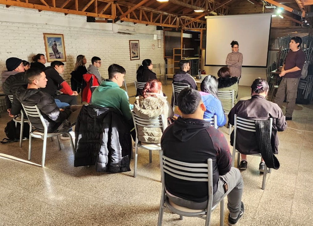 Seguridad: El Gobierno Provincial capacitó al cuerpo de Preventores Comunitarios en delitos con uso de inhibidores en&nbsp;Trelew