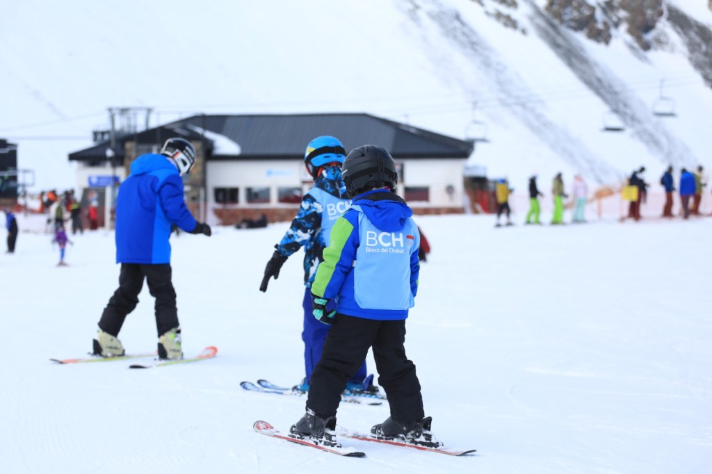 Oportunidad única: La Hoya brindará clase gratuita de esquí para niños de Esquel y&nbsp;Trevelin
