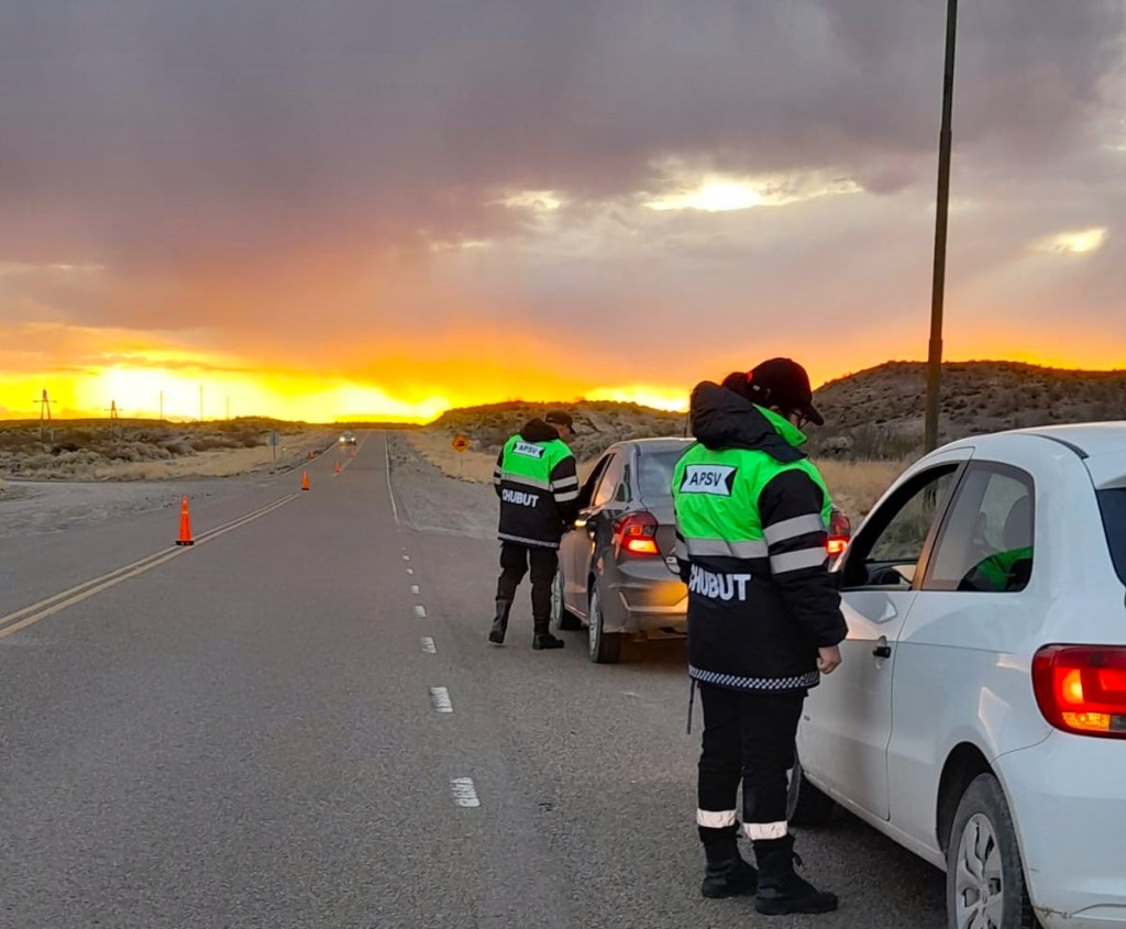 Más de 50 conductores retirados de la vía pública y cerca de 8 mil vehículos controlados este fin de semana en&nbsp;Chubut