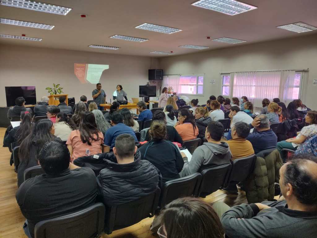 Capacitación sobre gestión de residuos peligrosos en establecimientos de&nbsp;Salud