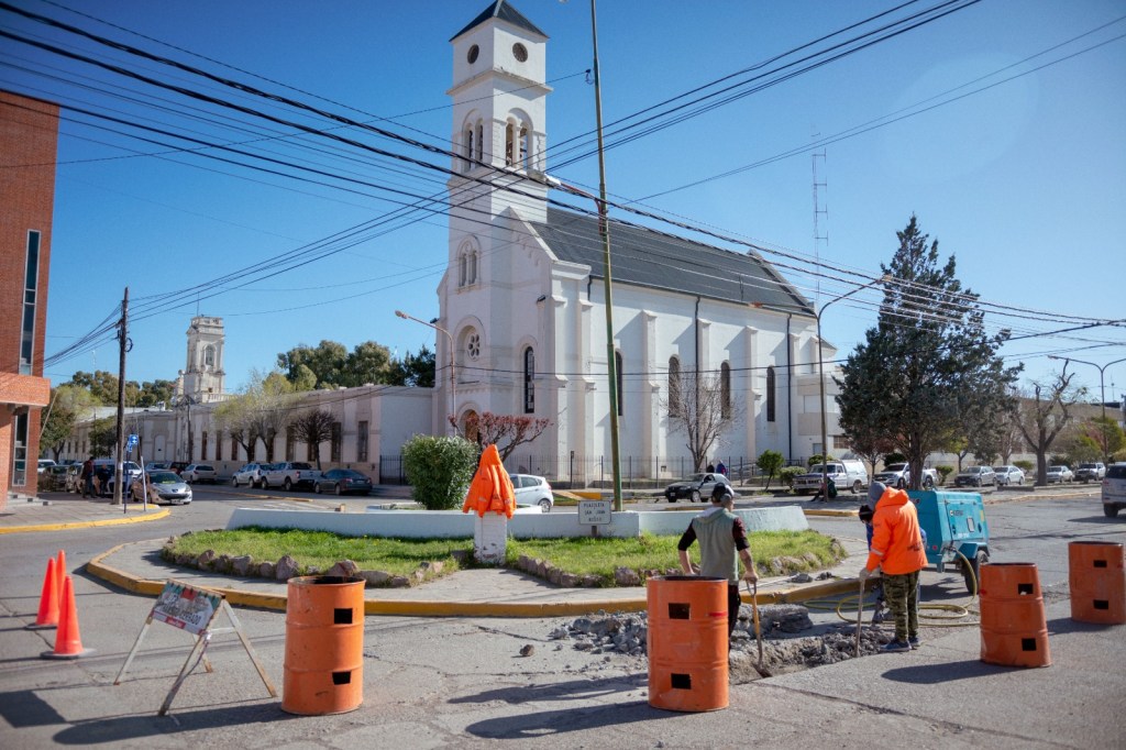 La Municipalidad de Rawson repara las calles aledañas a la rotonda del&nbsp;IPV