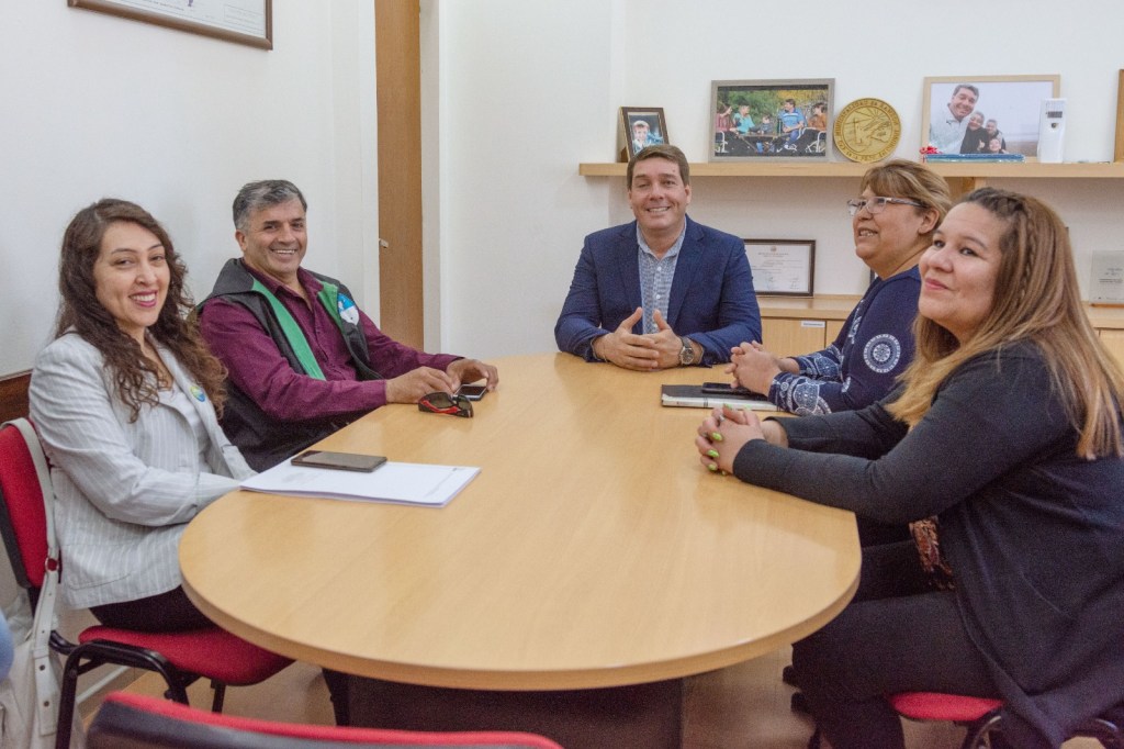 Rawson: Biss recibió a sindicatos que integran la CGT para avanzar en soluciones&nbsp;habitacionales