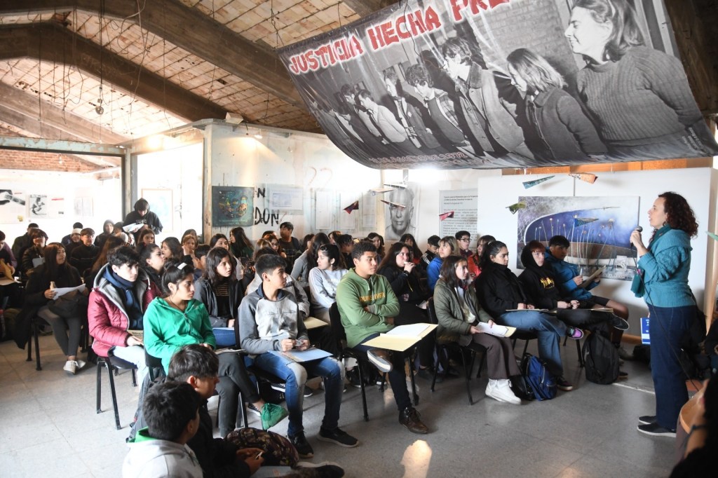 Con la participación de más de 200 niñas y niños, el Gobierno del Chubut realizó una jornada de “Juventud, Democracia y Derechos&nbsp;Humanos”