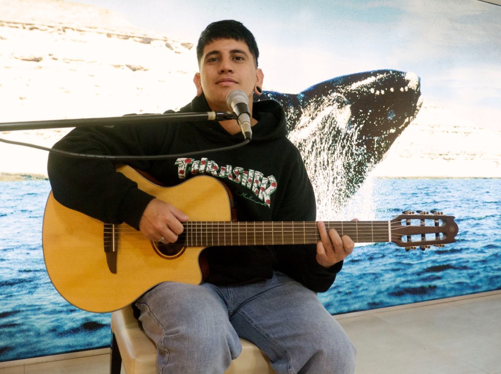 Yhosva Montoya brilló con su música en la Casa del&nbsp;Chubut