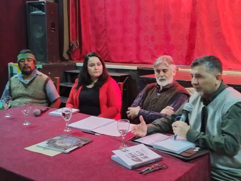 El Municipio de Trelew y Miradas al Sur presentaron “Persiguiendo a los Caciques” de Celedonio&nbsp;Díaz