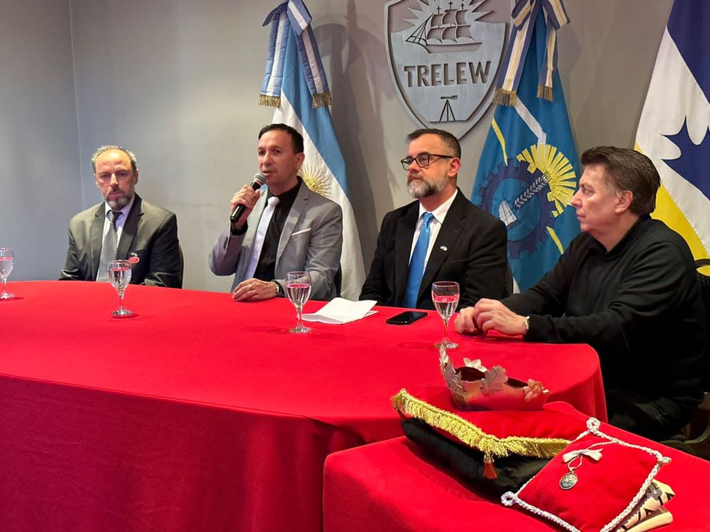 Maderna acompañó la presentación de los atributos del Eisteddfod del Chubut&nbsp;2023