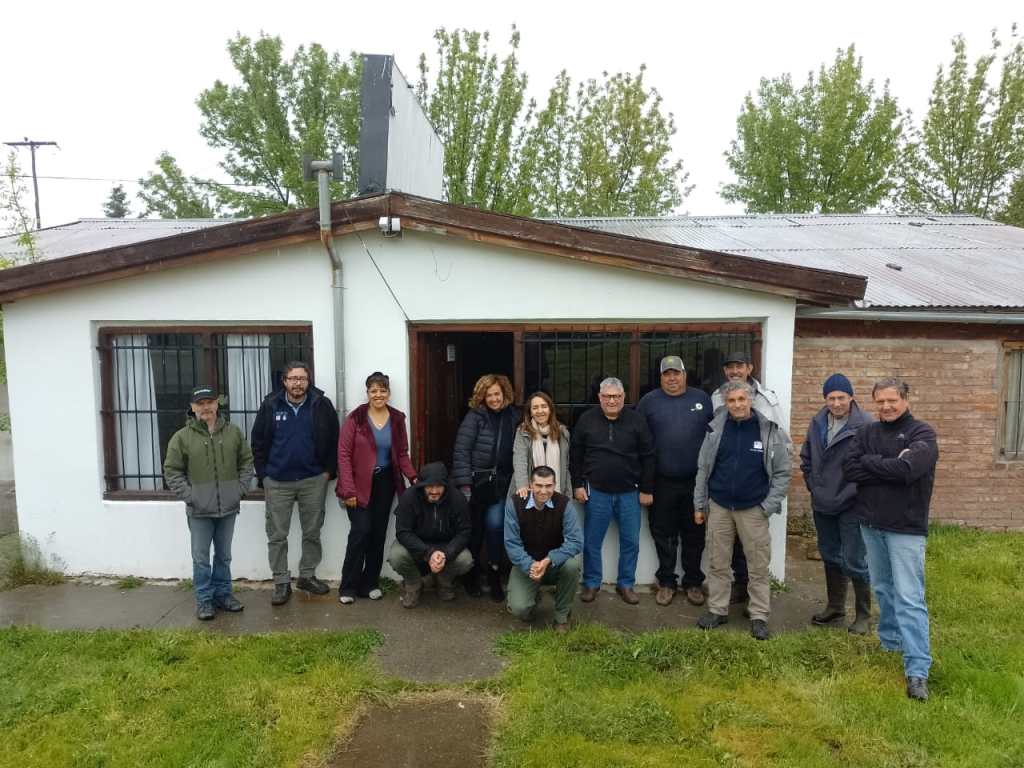 El Gobierno Provincial entregó equipamiento para mitigar plagas que afectan a la producción de fruta fina en la Comarca&nbsp;Andina